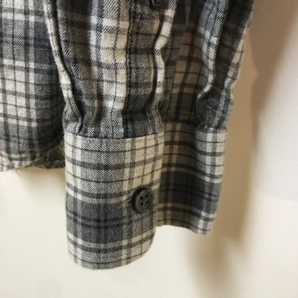 Banana Republic Button Down Shirt Mens Medium Gray Plaid Slim Fit Preppy Cozy